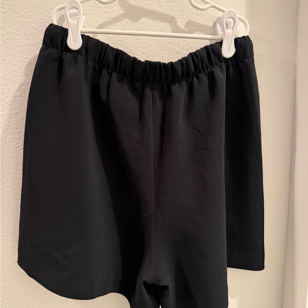 Aritzia Wilfred black Loge shorts in S - Picture 4 of 5